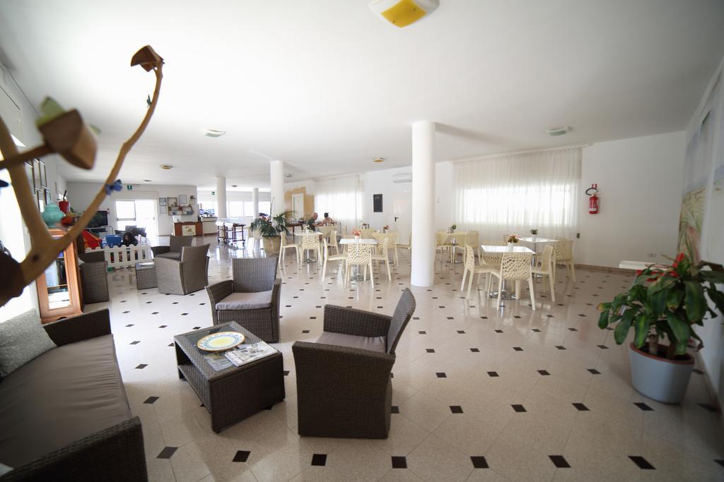 Hotel Albatros Торре-Вадо Екстер'єр фото